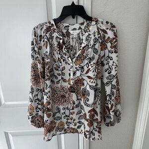 NWT Elsa top size small